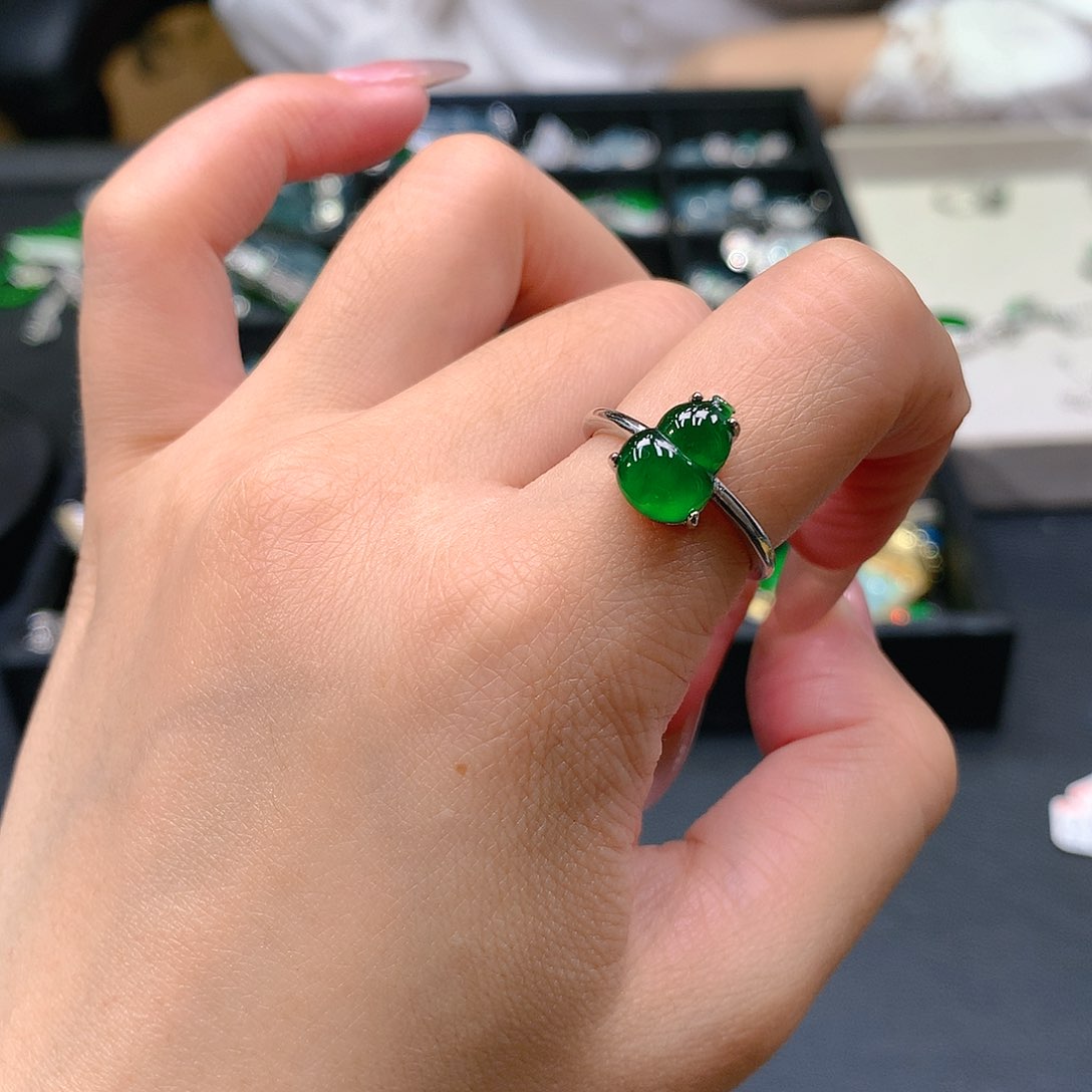 【闪购商品】翡翠未镶嵌吊坠(不含链)