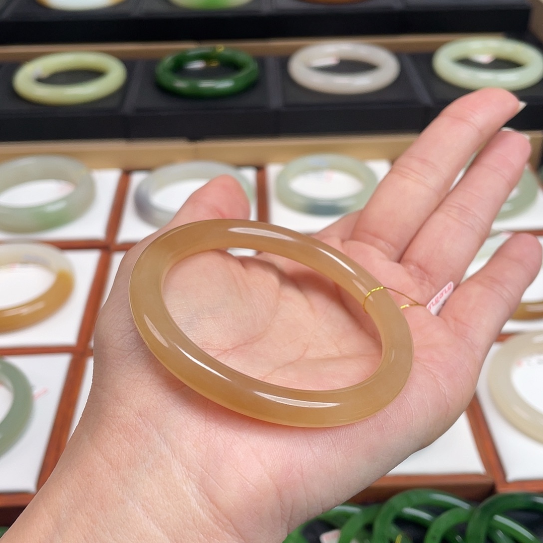 和田玉未镶嵌手镯-甜甜的蜜糖