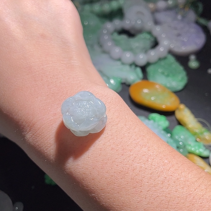 颈饰未镶嵌翡翠天