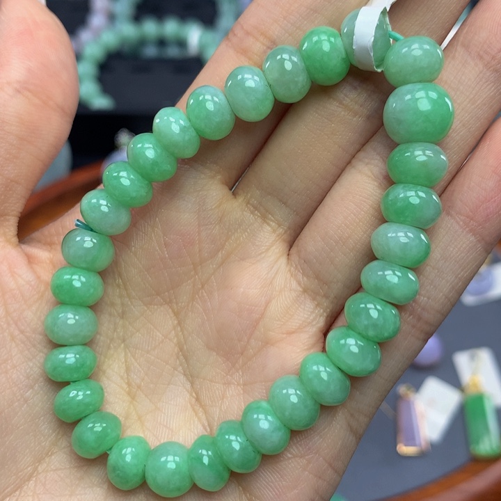 翡翠手链未镶嵌翡翠