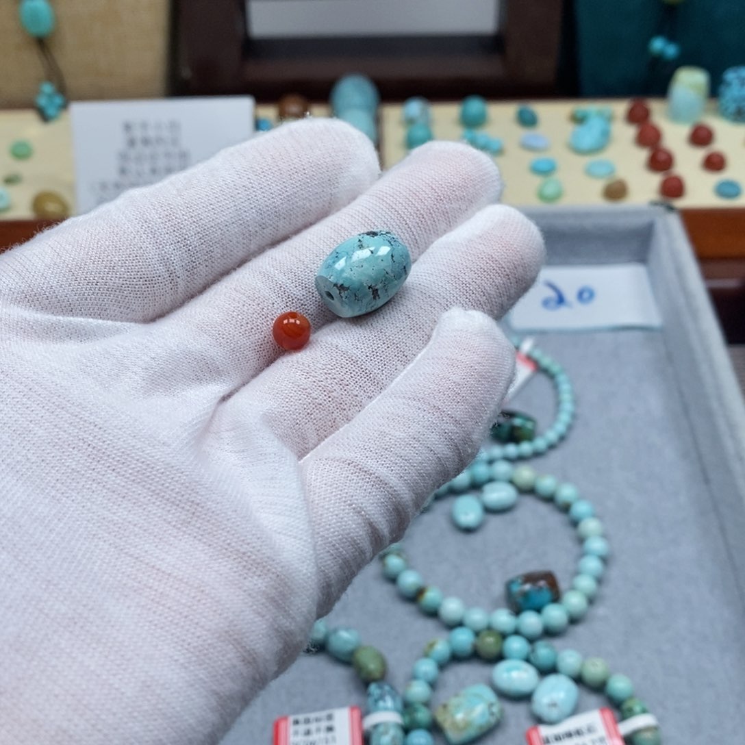 南红玛瑙配饰未镶嵌