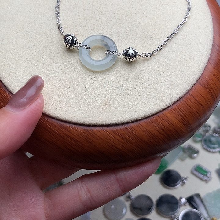 翡翠颈饰未镶嵌乌鸡甜甜圈手链