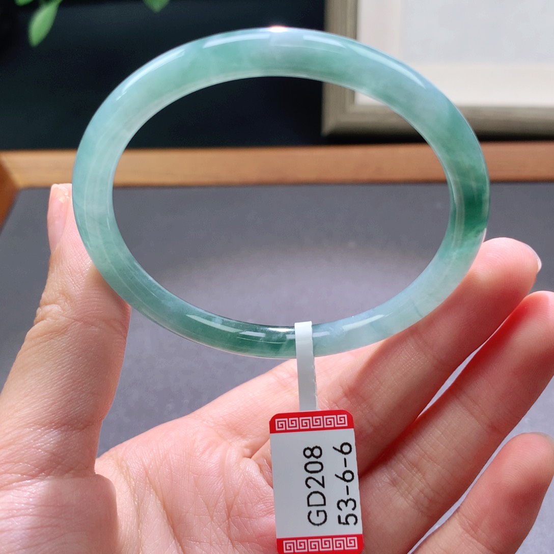 翡翠手镯未镶嵌天然翡翠手镯