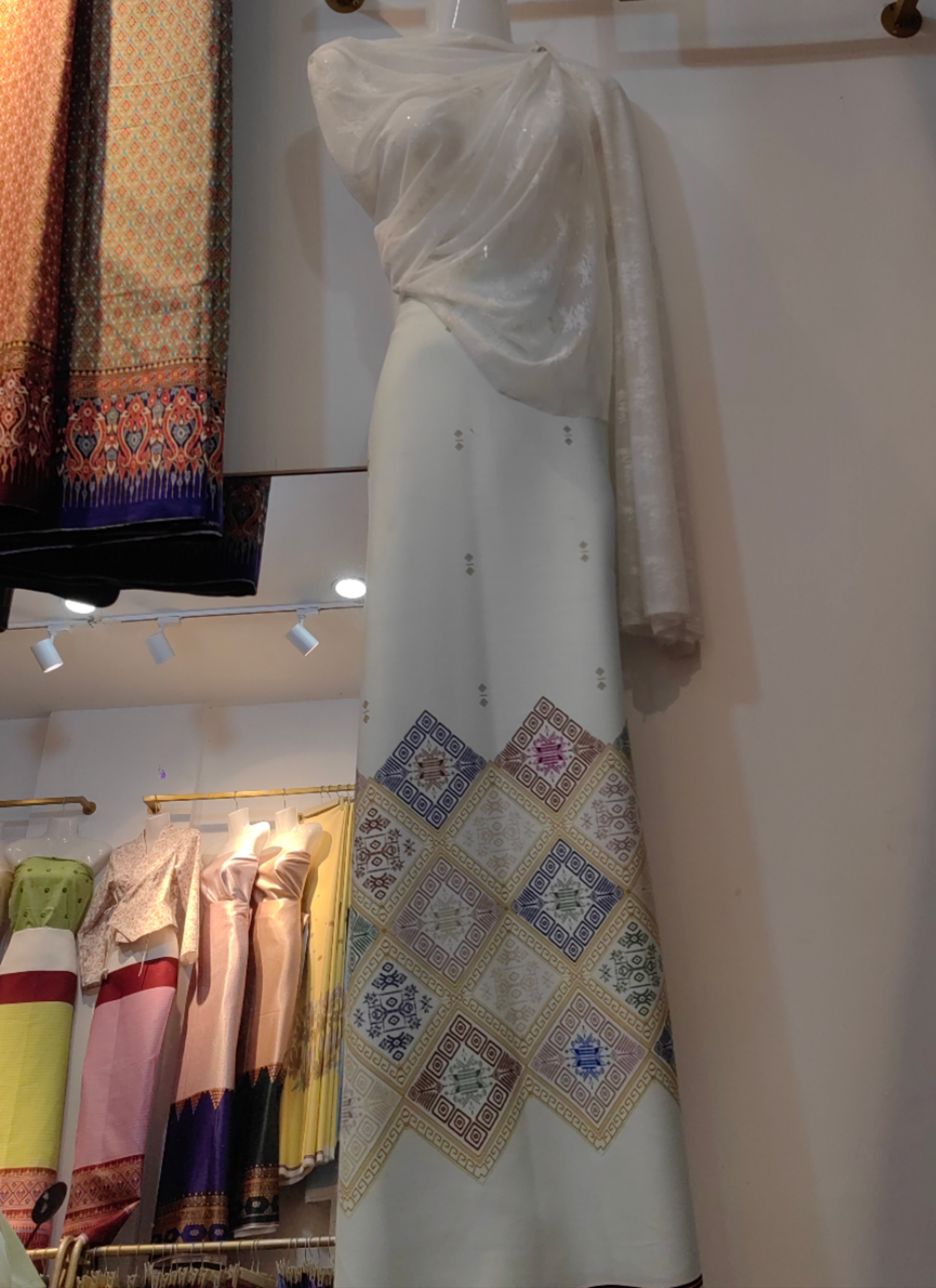 傣族布料套装 裙子印花上衣蕾丝 是布料非成品上衣蕾丝 非成品