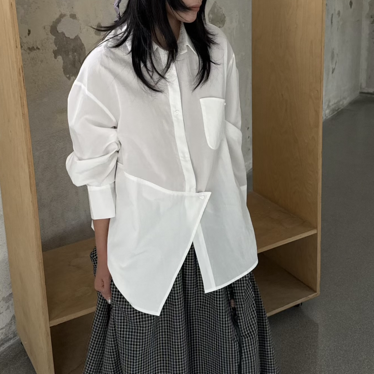 不规则设计感白色宽松长袖衬衫女春夏新款高级内搭显瘦上衣