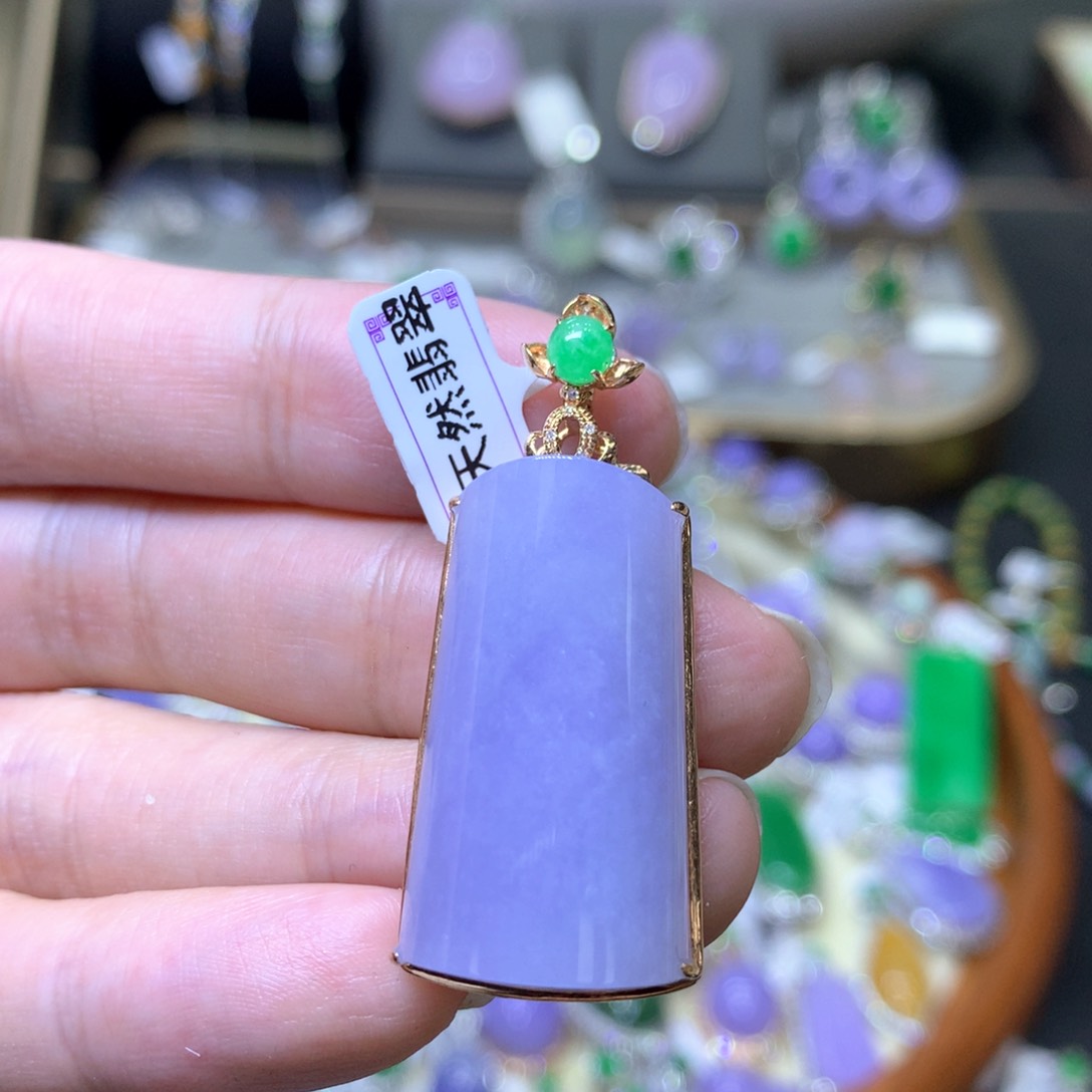 【闪购商品】翡翠颈饰18K金镶嵌翡翠吊坠项链