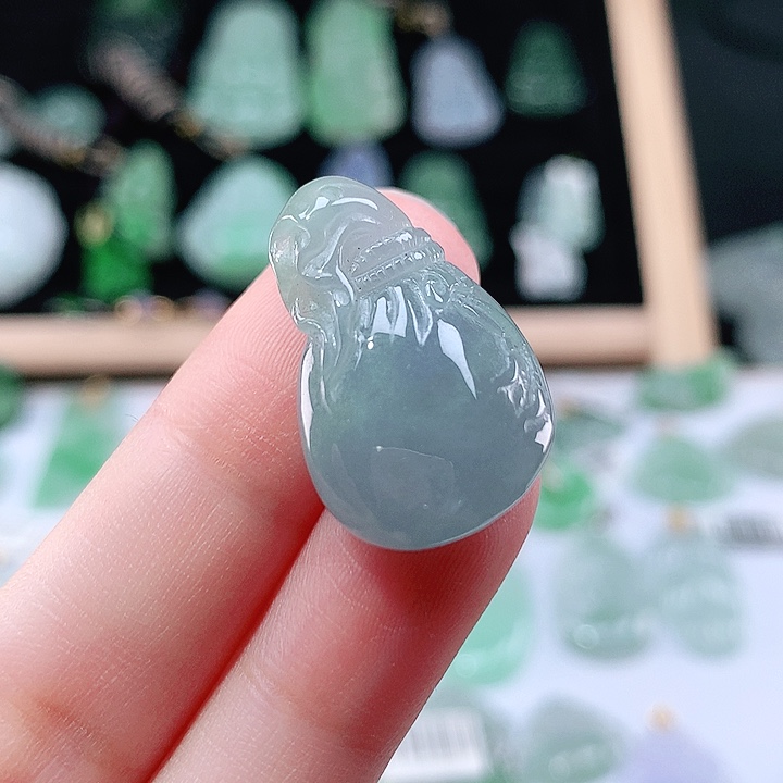 翡翠未镶嵌颈饰吊坠