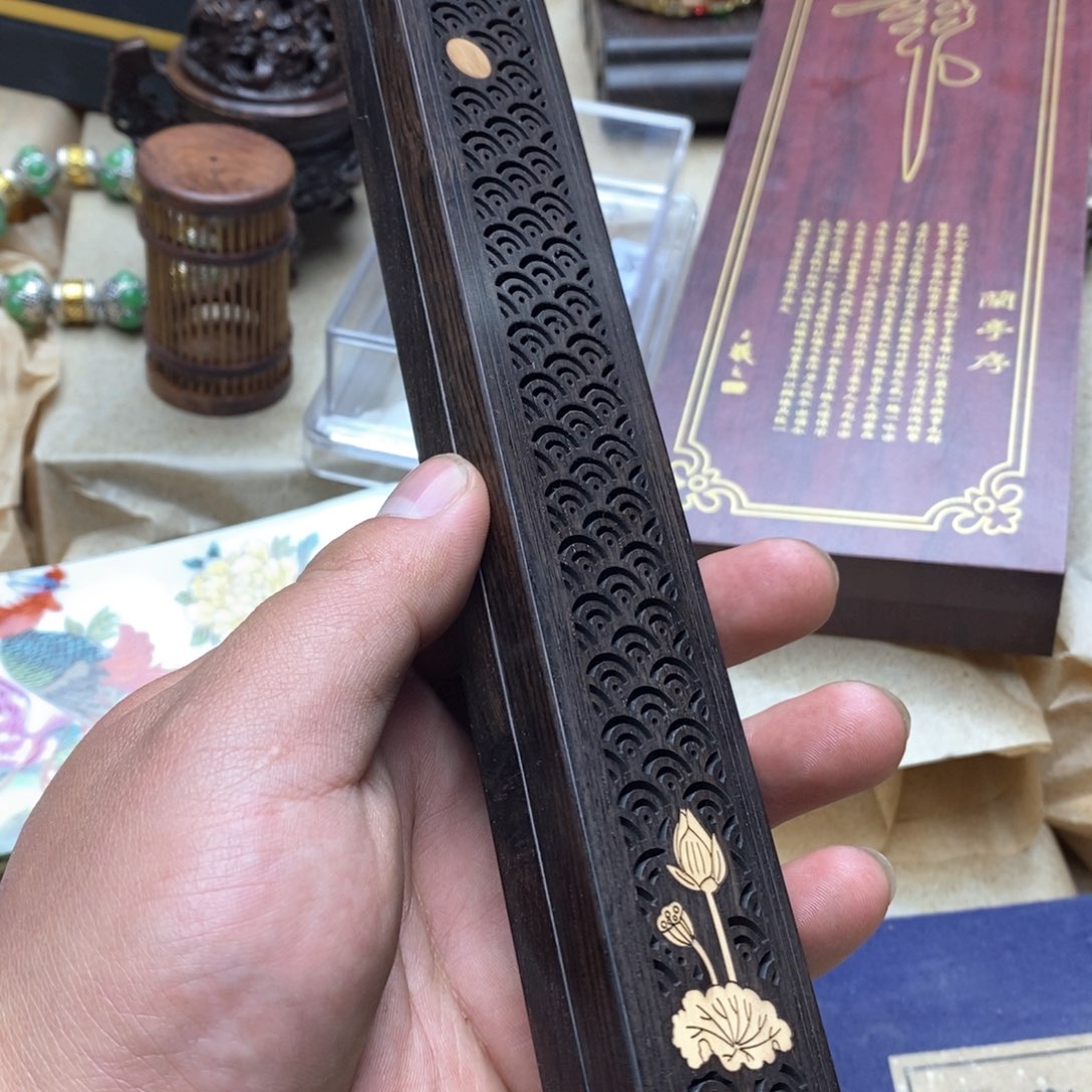 大叶紫檀（黑酸枝木类）