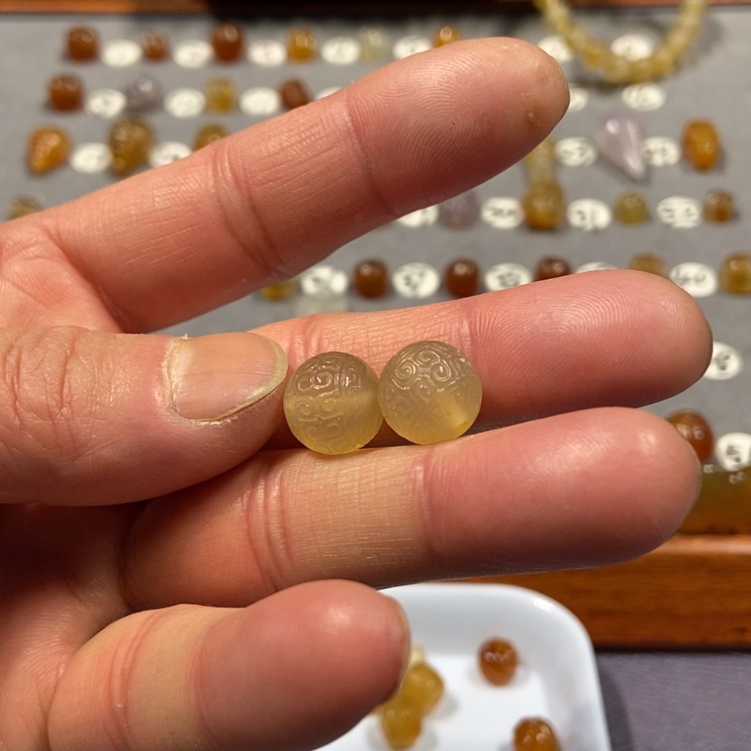 逍***子玛瑙/玉髓合金颈饰珠