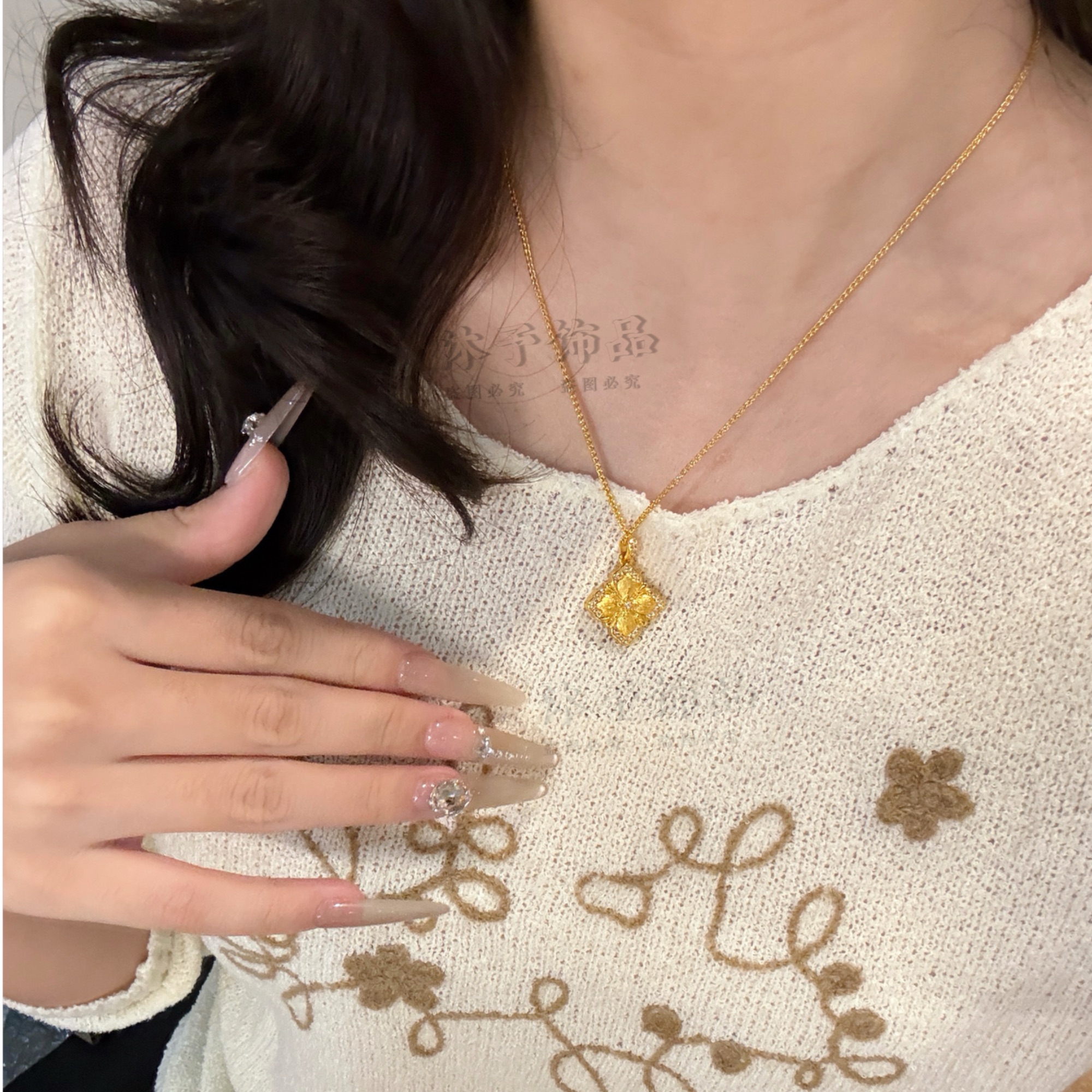 铜合金项链 布契拉提四叶花毛衣链闪钻秋冬轻奢时尚项链精美礼盒