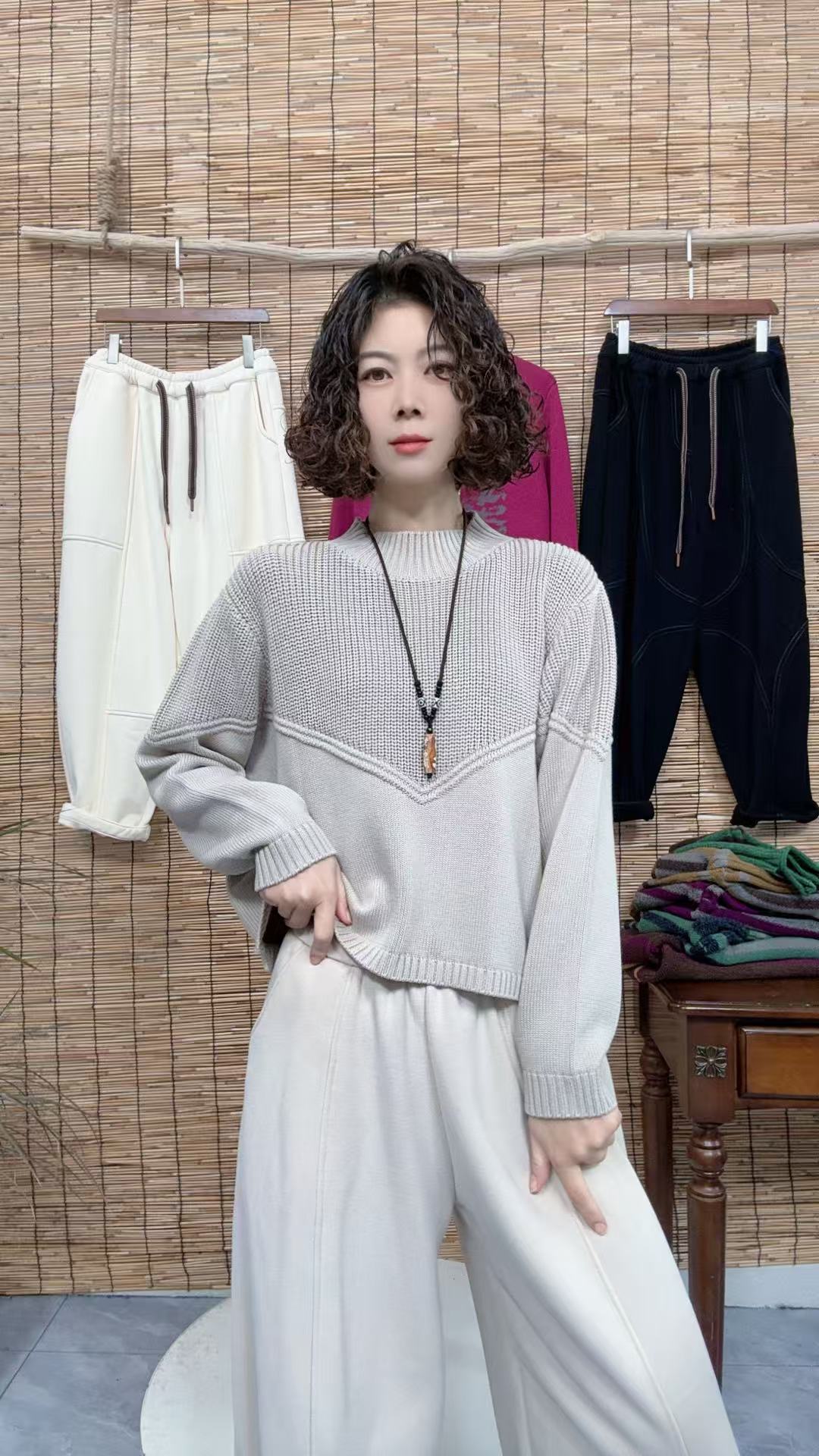 青禾-时尚百搭半高领拼接针织显瘦休闲长袖毛衣662288