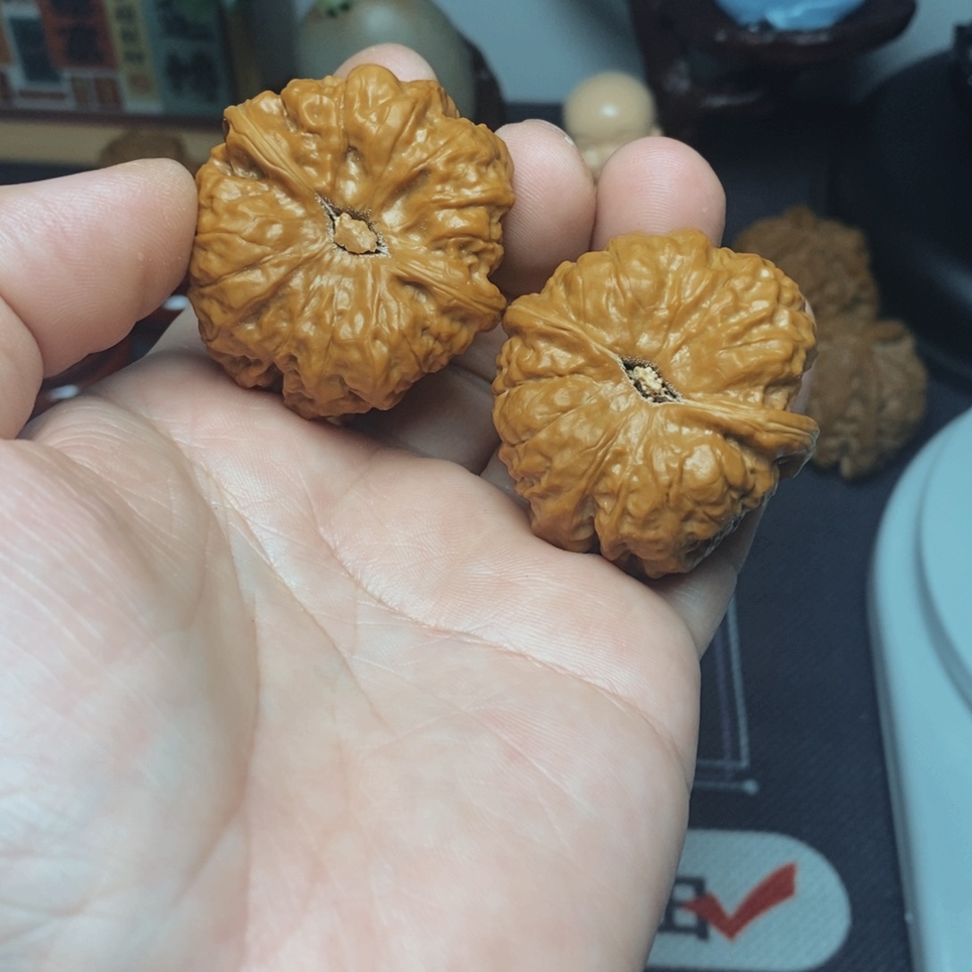 文玩核桃把件蛤蟆头 40 108