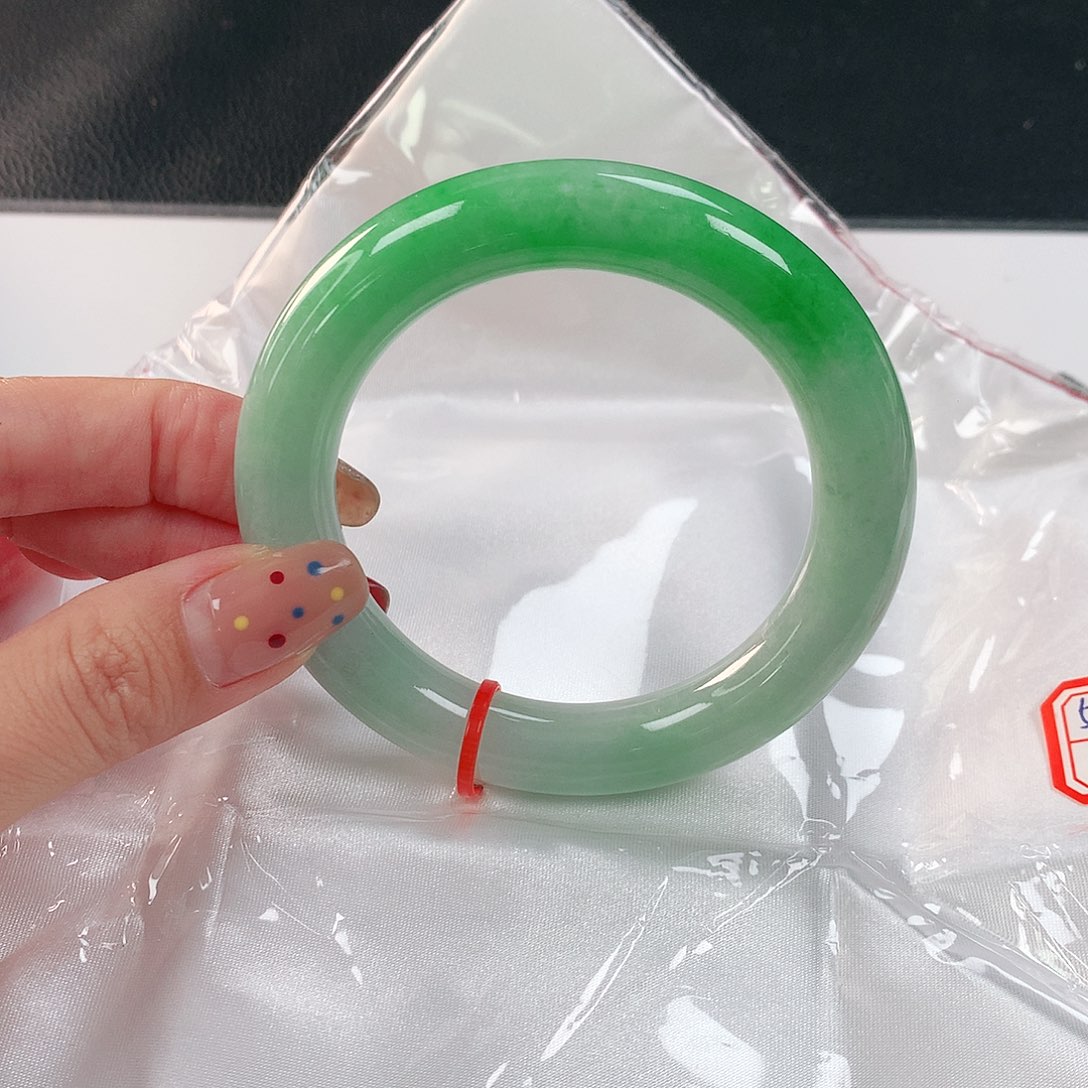 未镶嵌手镯翡翠835