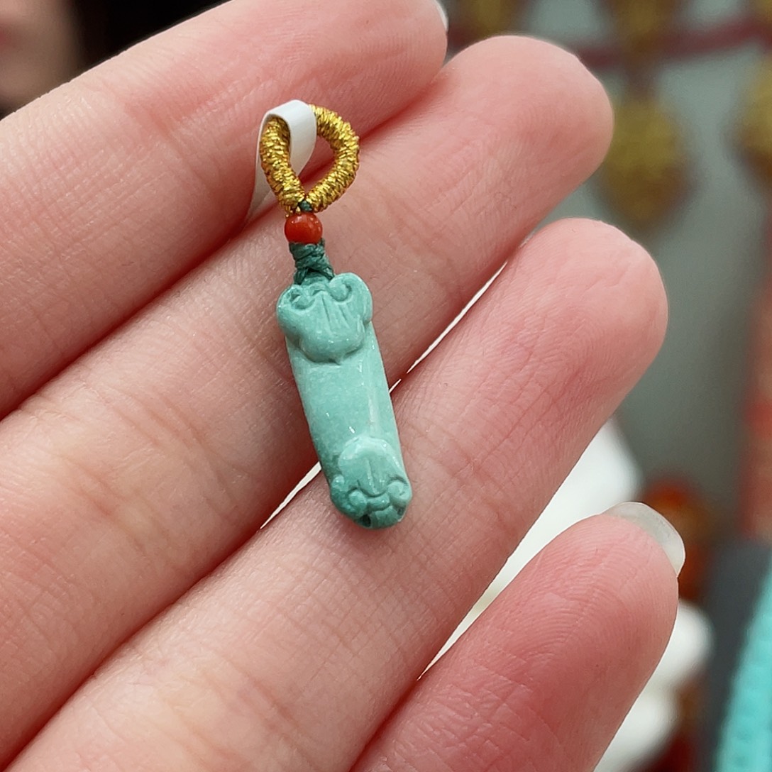 绿松石颈饰未镶嵌