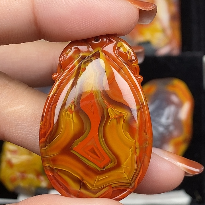 法***子玛瑙/玉髓未镶嵌天然玛瑙战国红