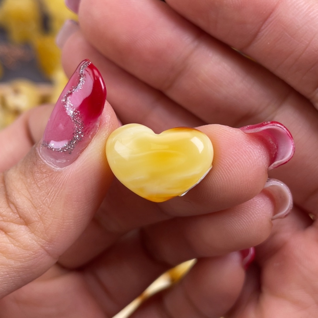 琥珀裸石未镶嵌蜜蜡