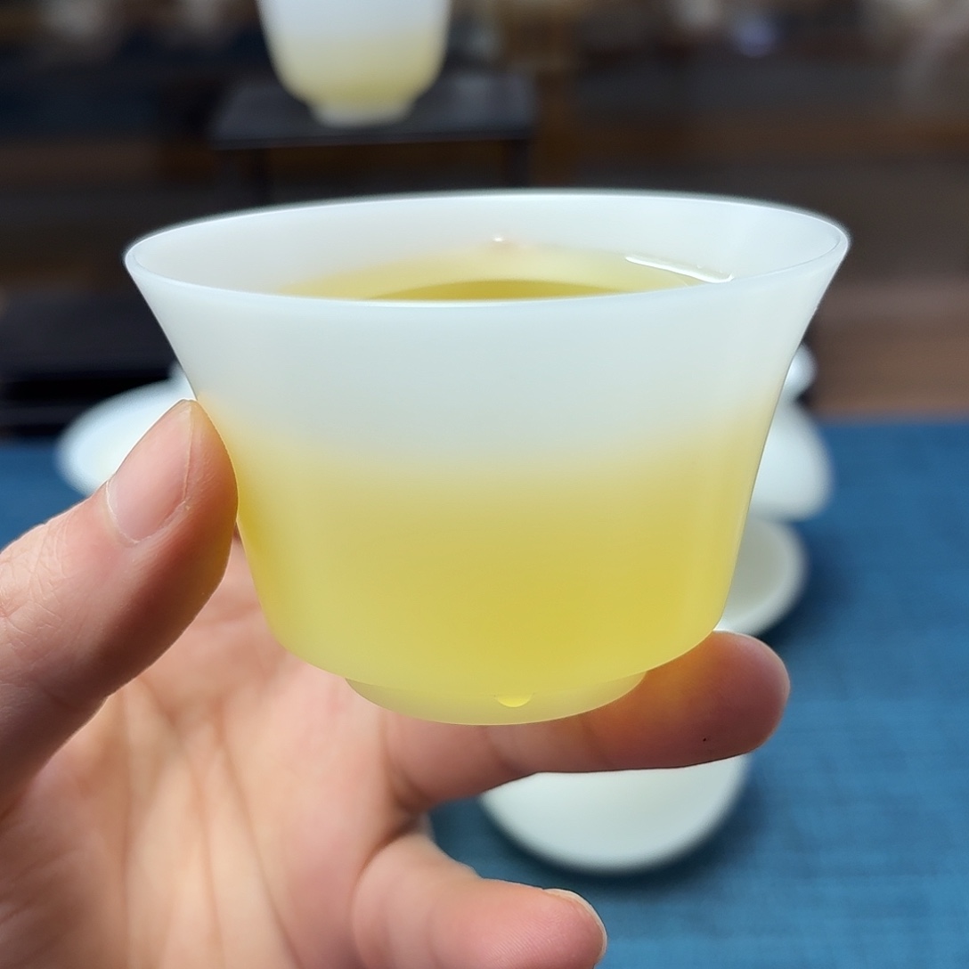 马蹄素烧薄胎璞玉冰种