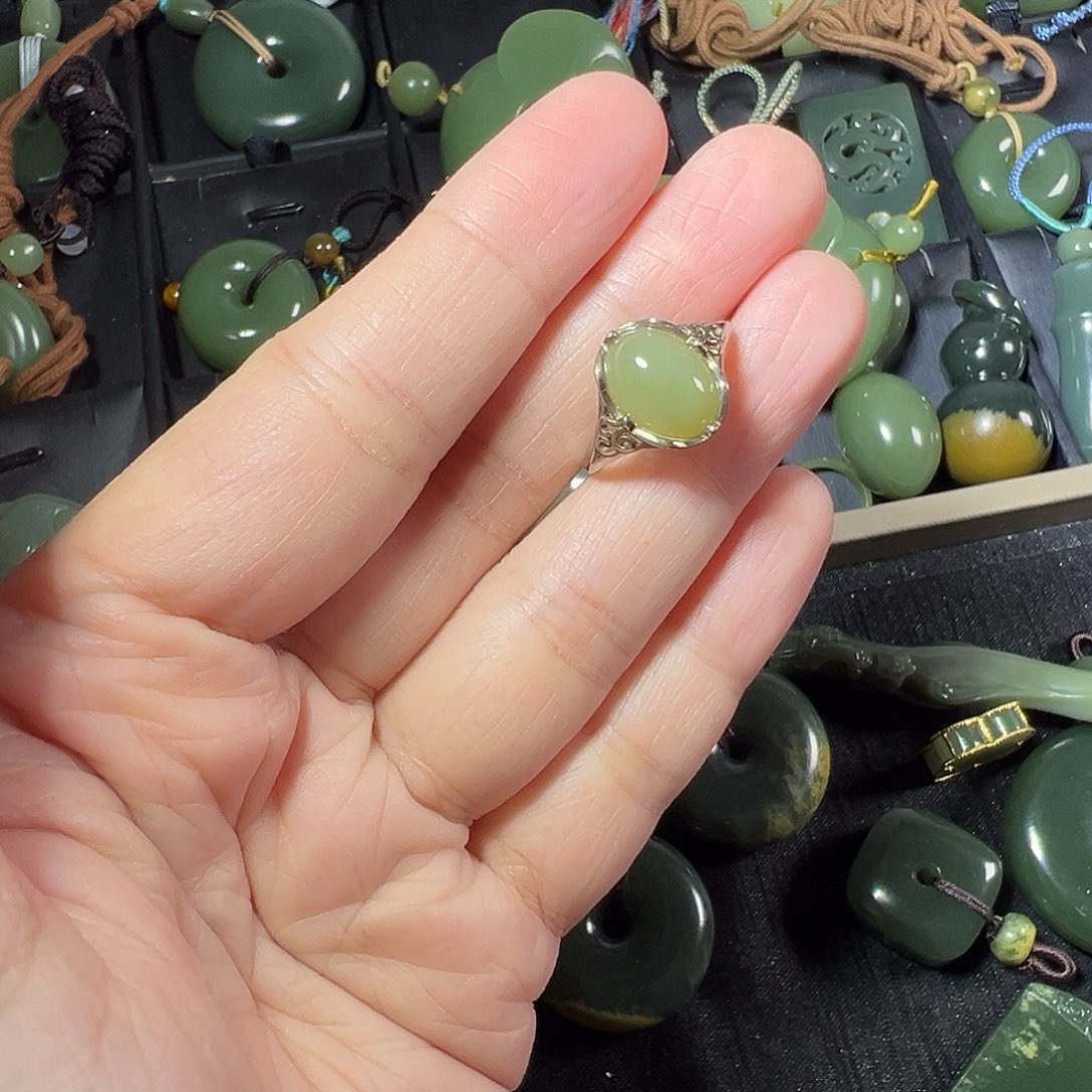 岫岩老玉（透闪石质玉）未镶嵌戒指