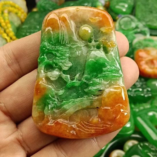 翡翠颈饰未镶嵌喜**降
