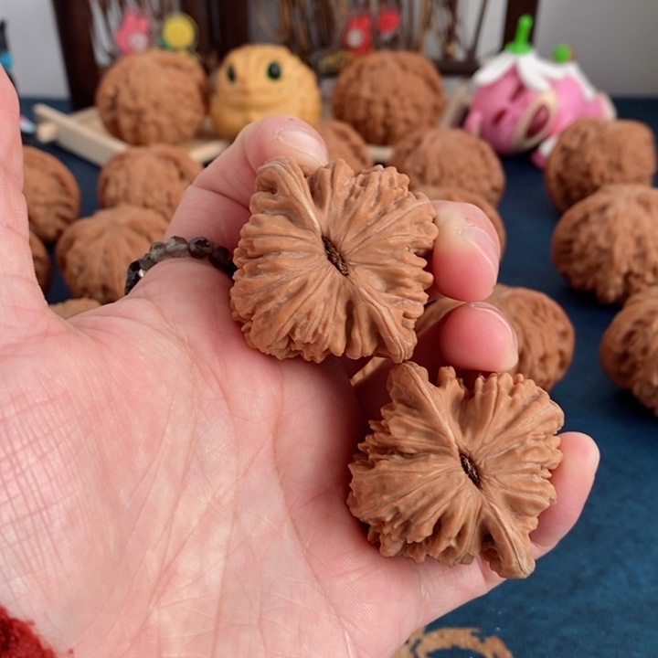 文玩核桃把件四座楼40