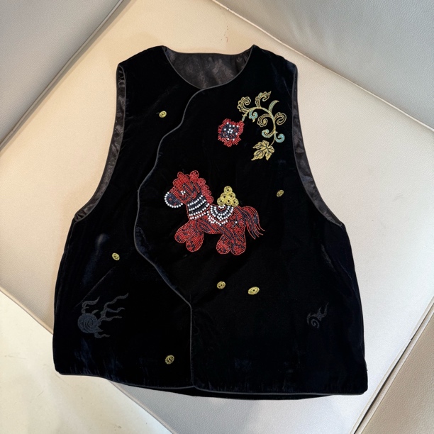 8128-1  新中式冬季新款高奢红人同款重工无袖马甲外套