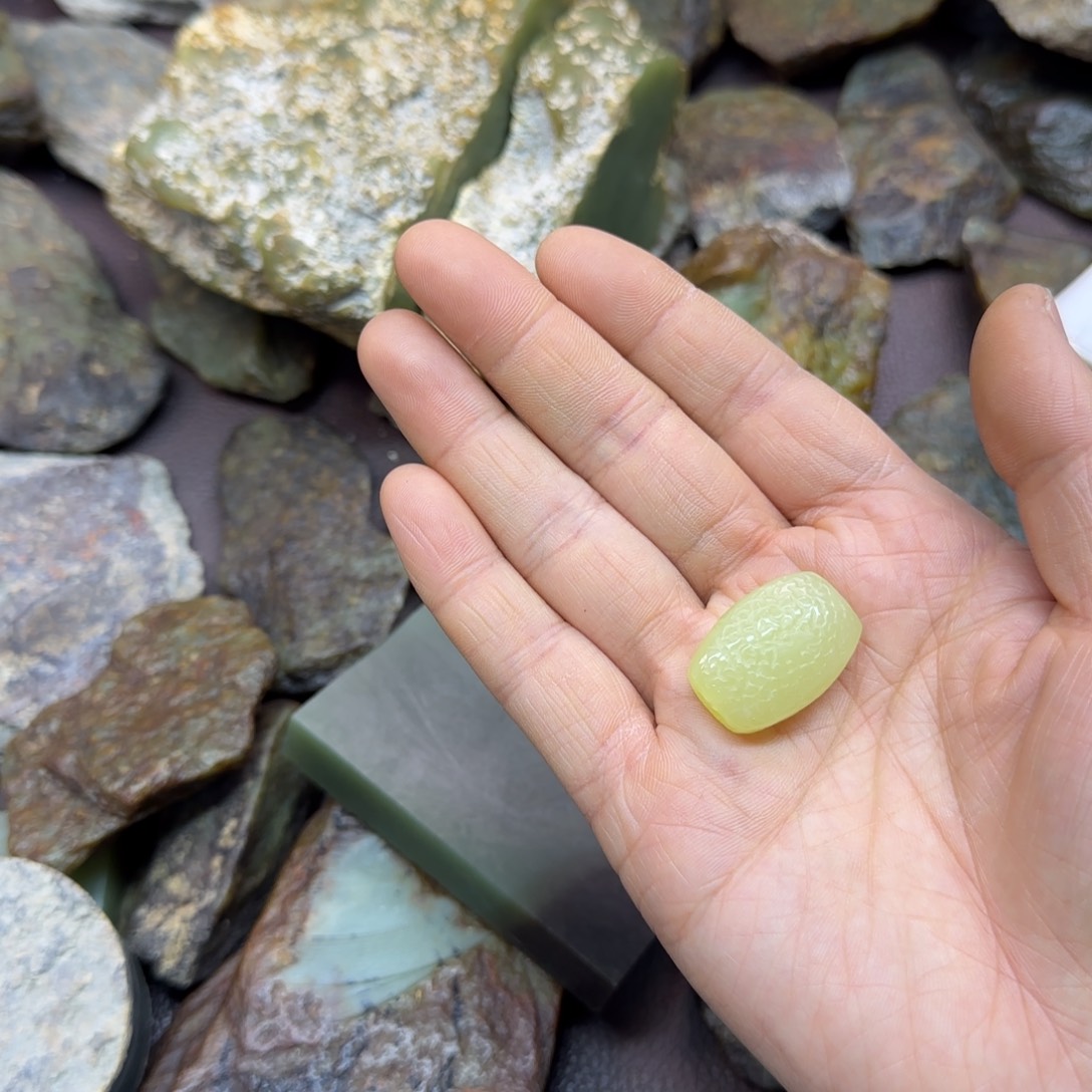 c***c岫岩河磨玉（透闪石质玉）未镶嵌挂件