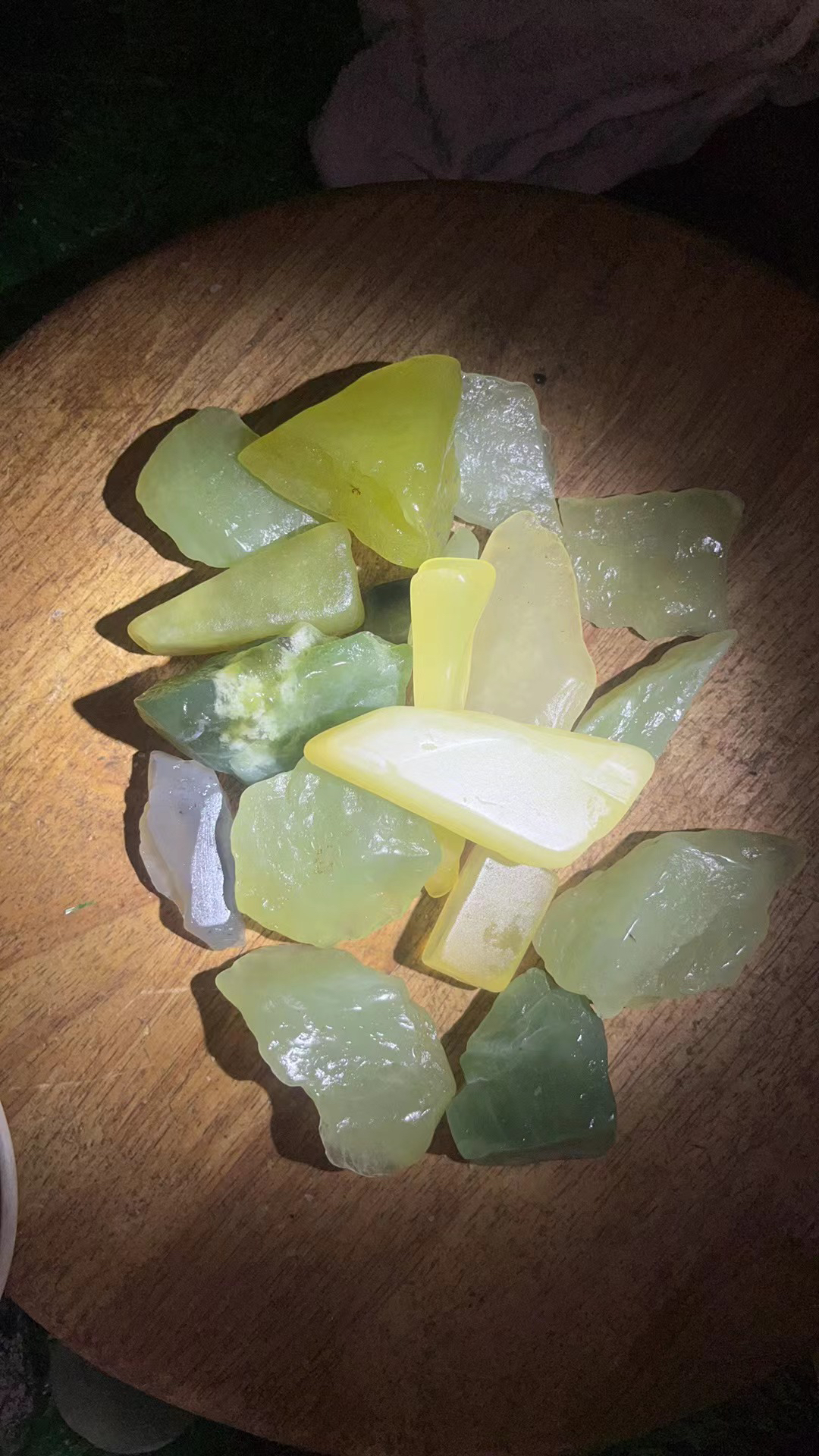 天然岫玉，天然岫玉