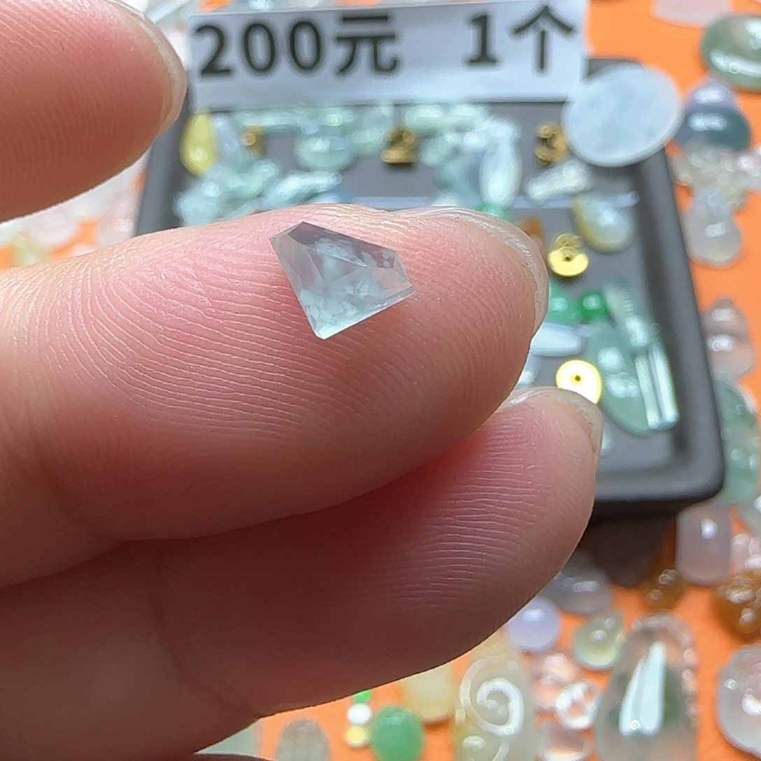 定制翡翠未镶嵌翡翠