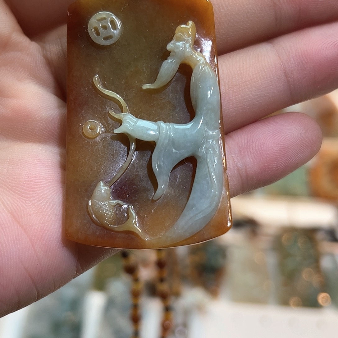 翡翠未镶嵌颈饰挂件