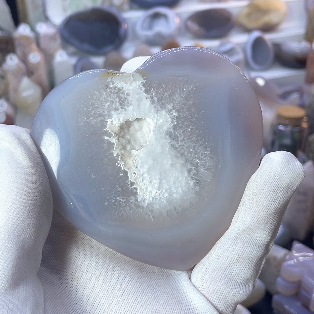 水晶码瑙晶洞爱心未镶嵌