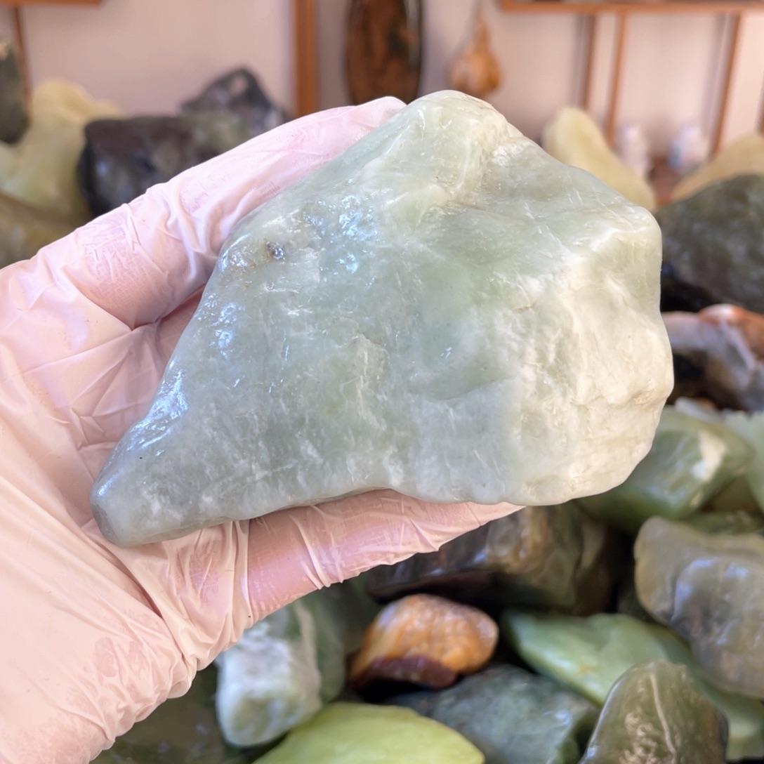 蛇纹石玉未镶嵌中国四大名玉简易