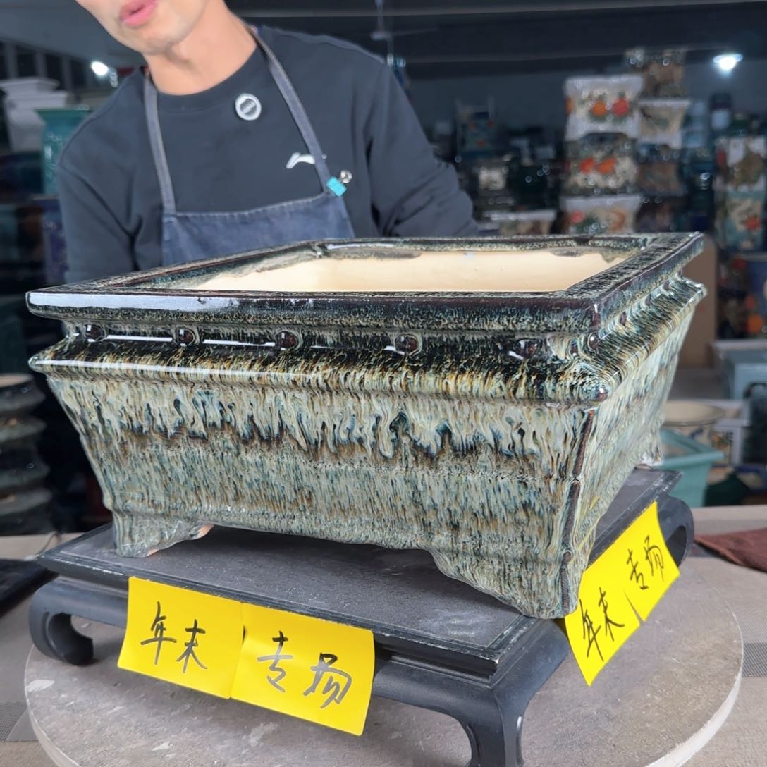 一风堂石湾花盆。缝隙微瑕