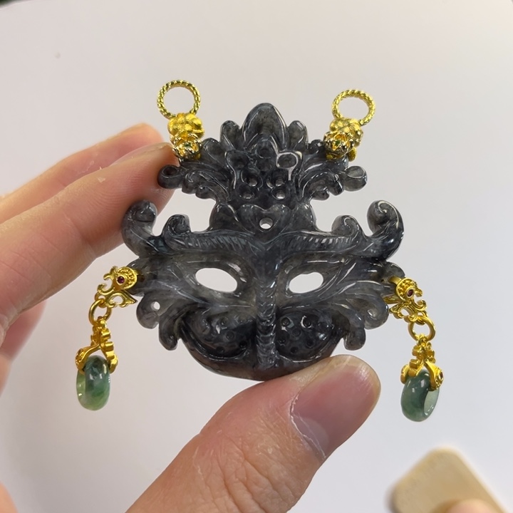 翡翠吊坠(赠链)未镶嵌代编织