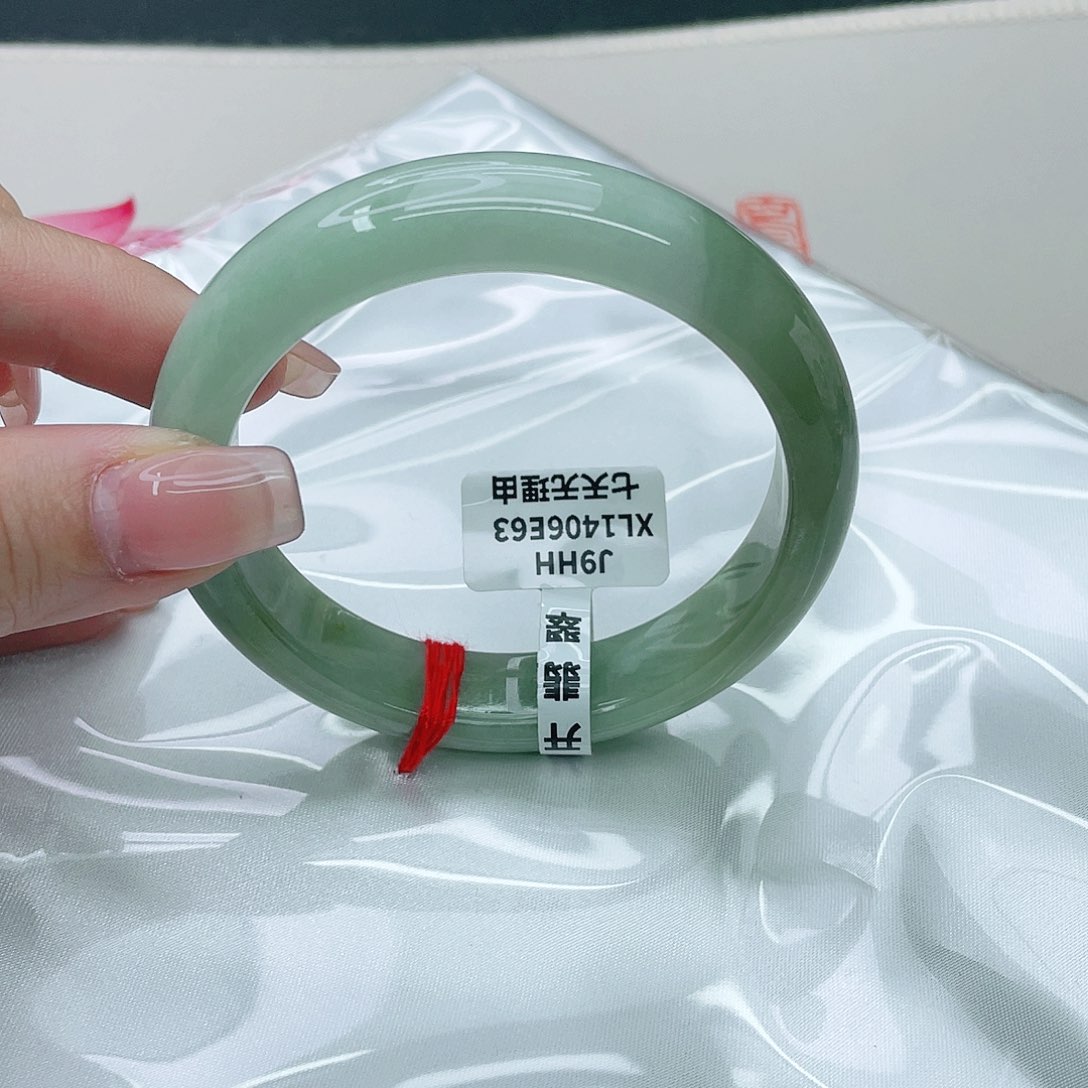 翡翠手镯未镶嵌正58.5