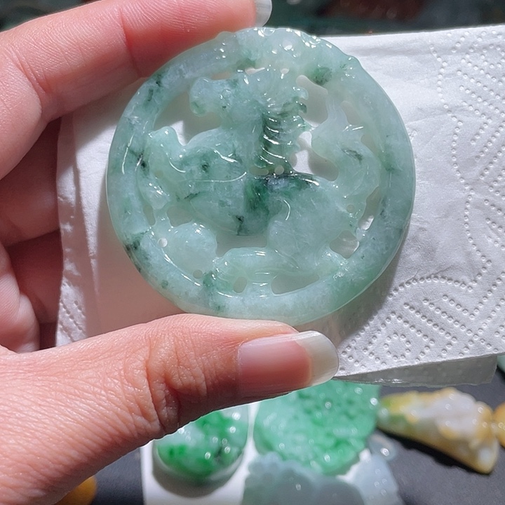 颈饰未镶嵌翡翠天