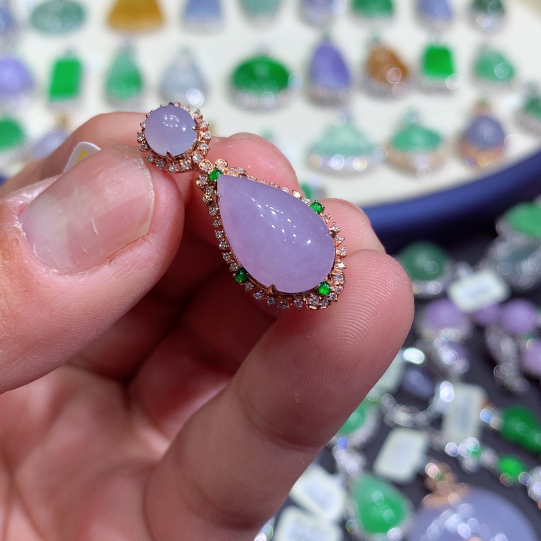 翡翠吊坠(赠链)18K金镶嵌