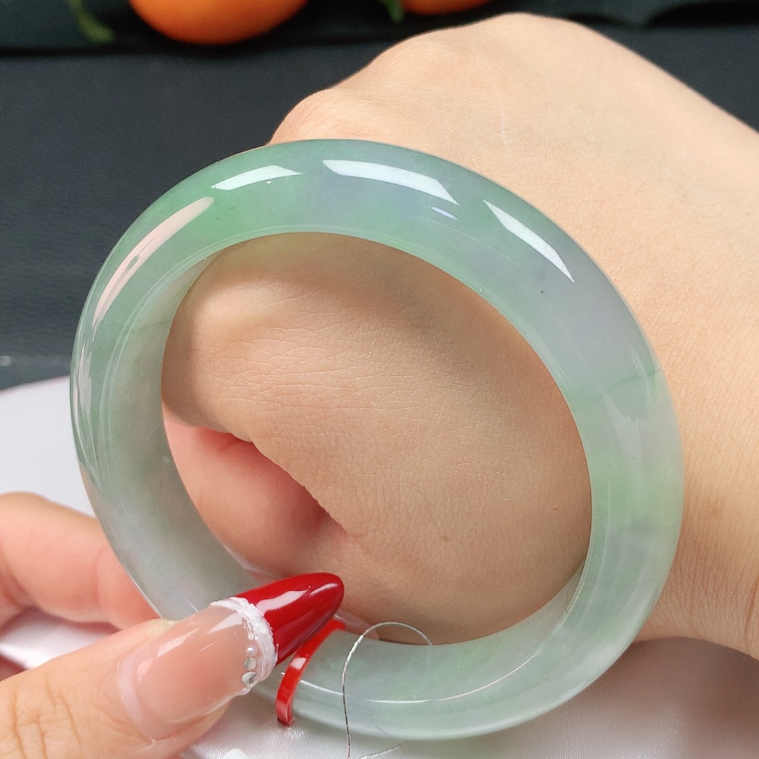 翡翠手镯未镶嵌59圈