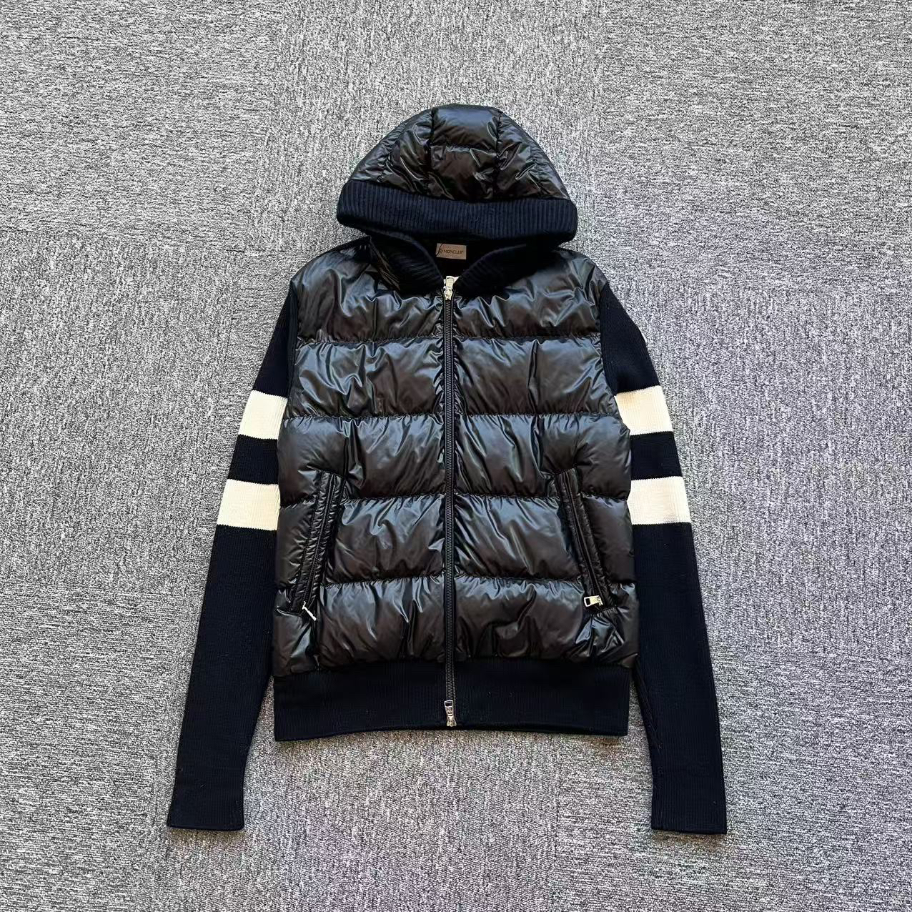 99新 MONCLER moncler23款连帽针织羽绒服/m码/全新闲置