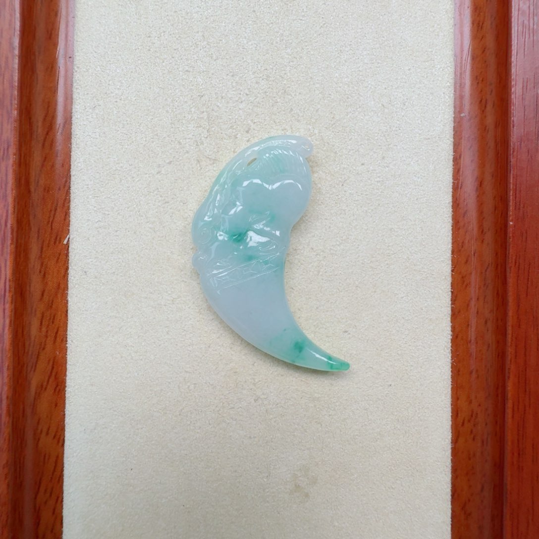 颈饰未镶嵌翡翠孤品