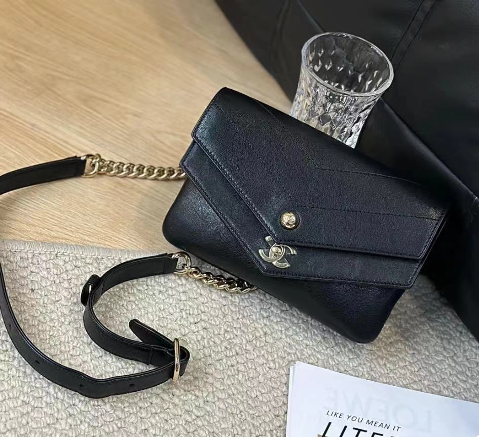 95新 Chanel/香奈儿 黑金信封腰包 18cm 3844031