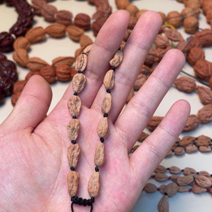 M****吊坠文玩核桃文玩