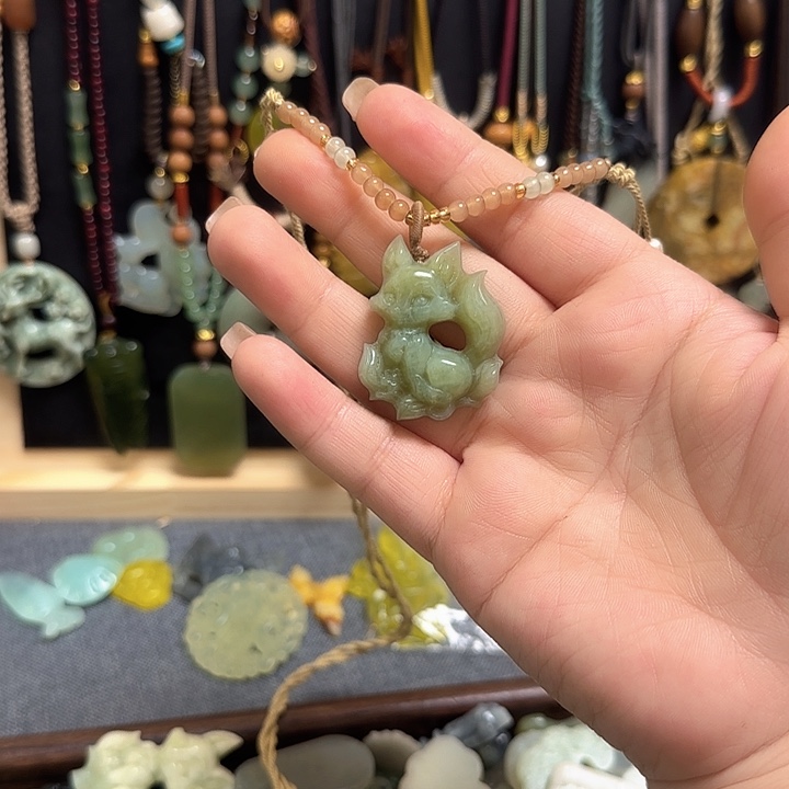 蛇纹石玉合金颈饰