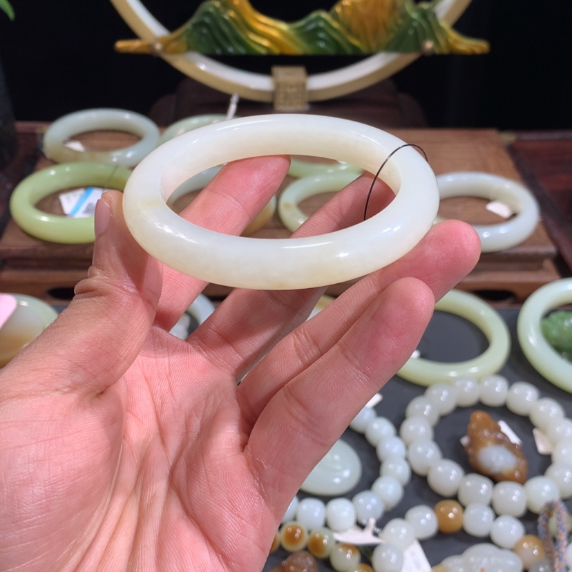 【闪购商品】和田玉手镯未镶嵌新疆且末金山8号矿奶白手镯