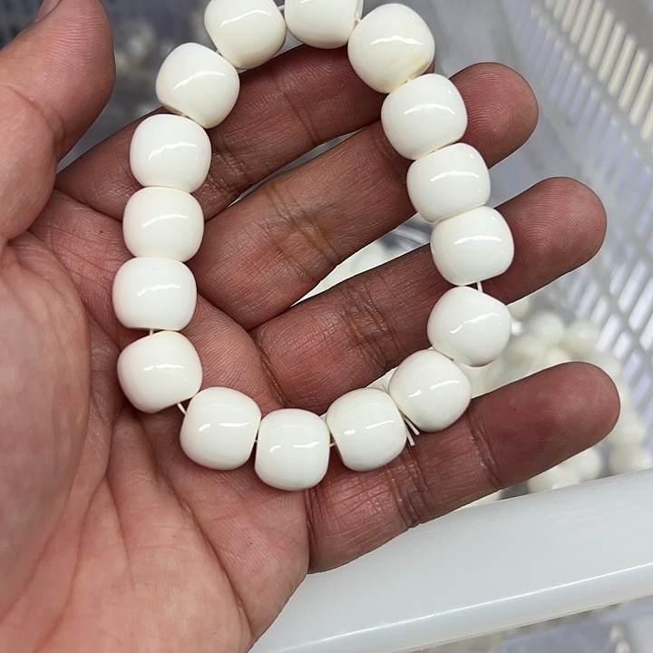 白玉菩提吊坠白色345