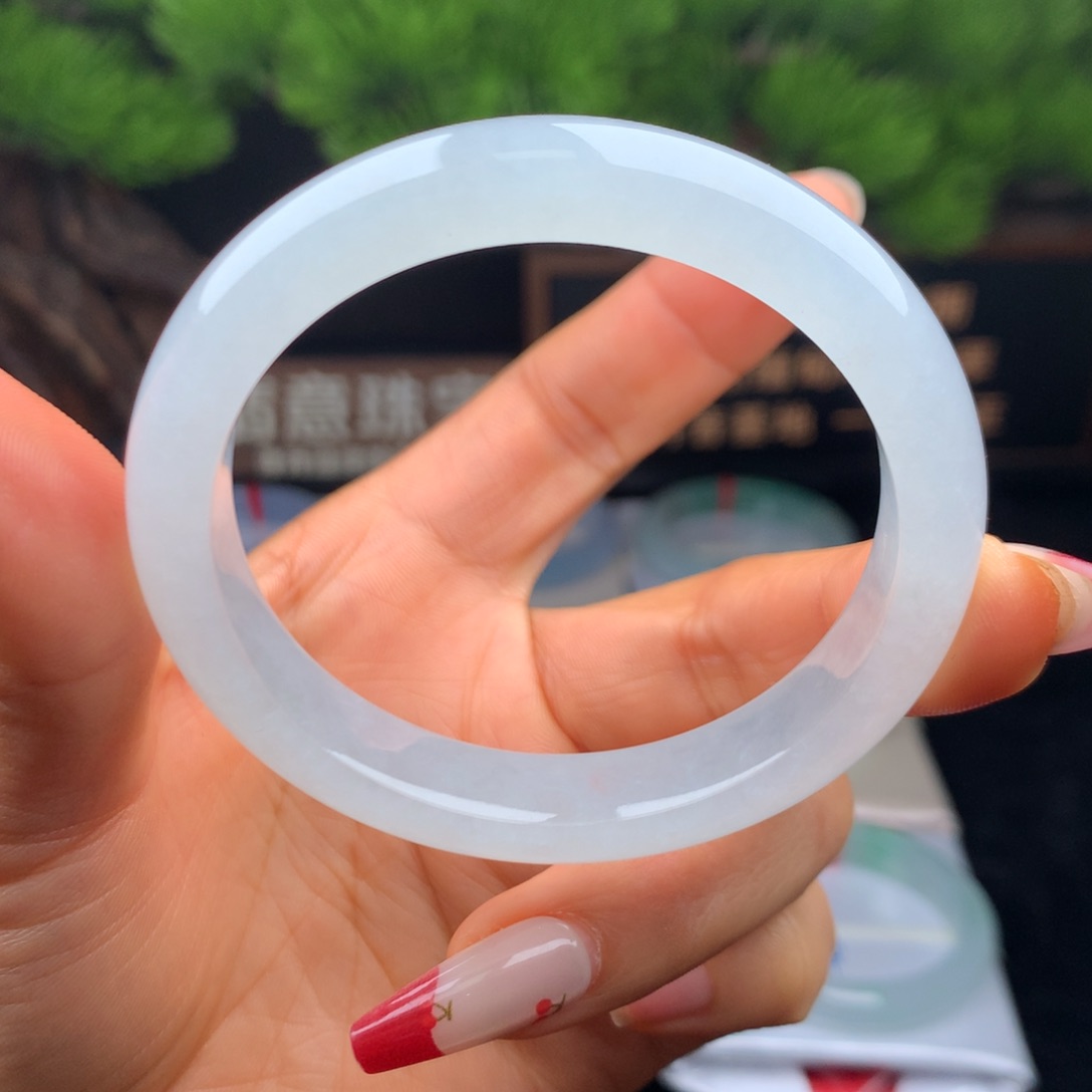 翡翠手镯未镶嵌手镯