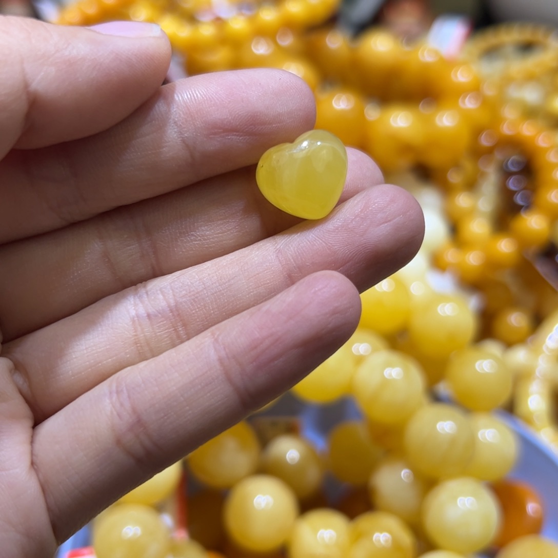 琥珀珠宝奇石未镶嵌