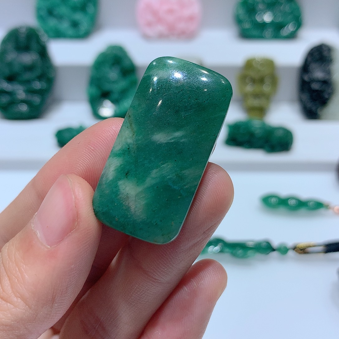 独山玉挂件未镶嵌