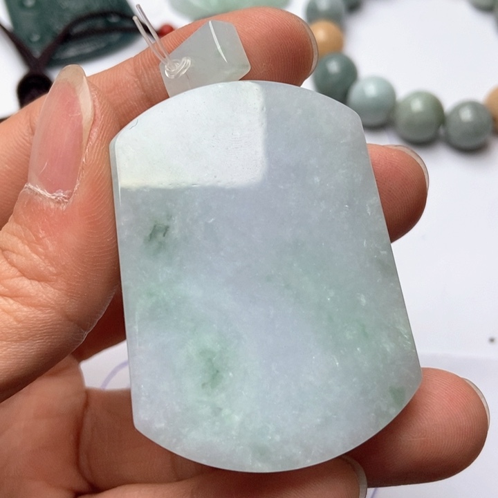 翡翠颈饰未镶嵌阿*翡翠