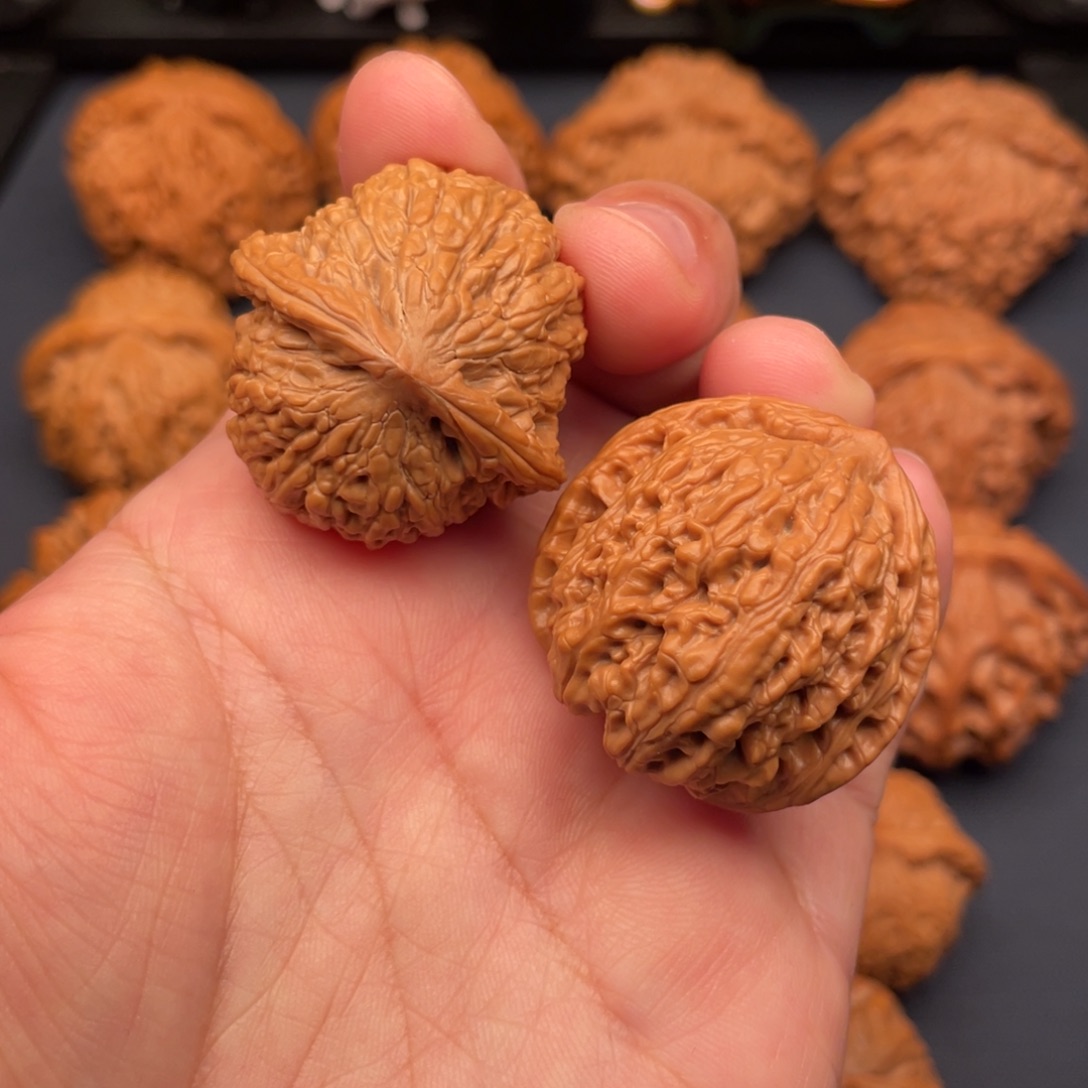 文玩核桃把件全品无修34密纹红宝石