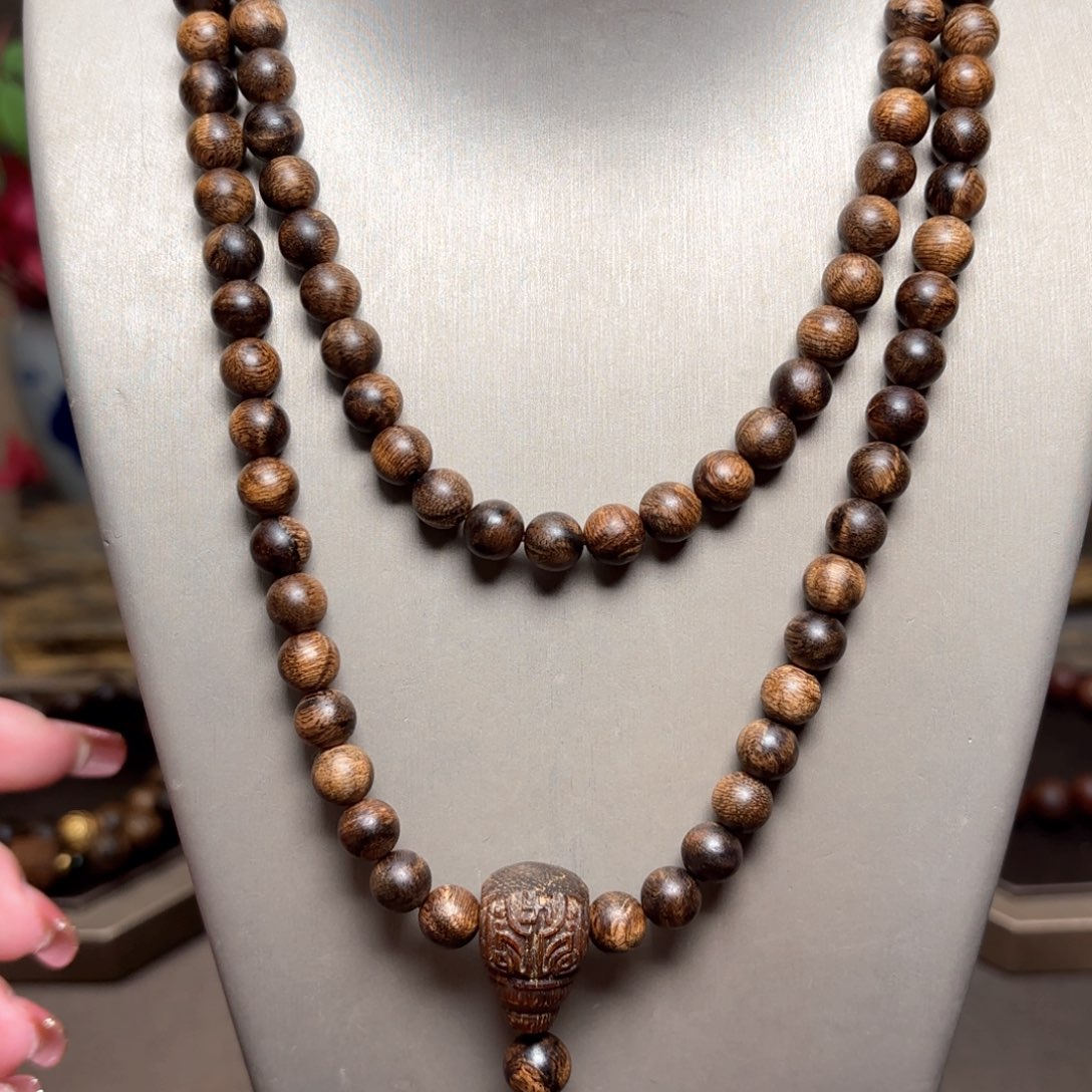 沉香手串富森红土瘤疤06×108➕三通沉香木雕